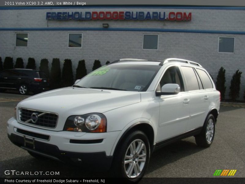 Ice White / Beige 2011 Volvo XC90 3.2 AWD