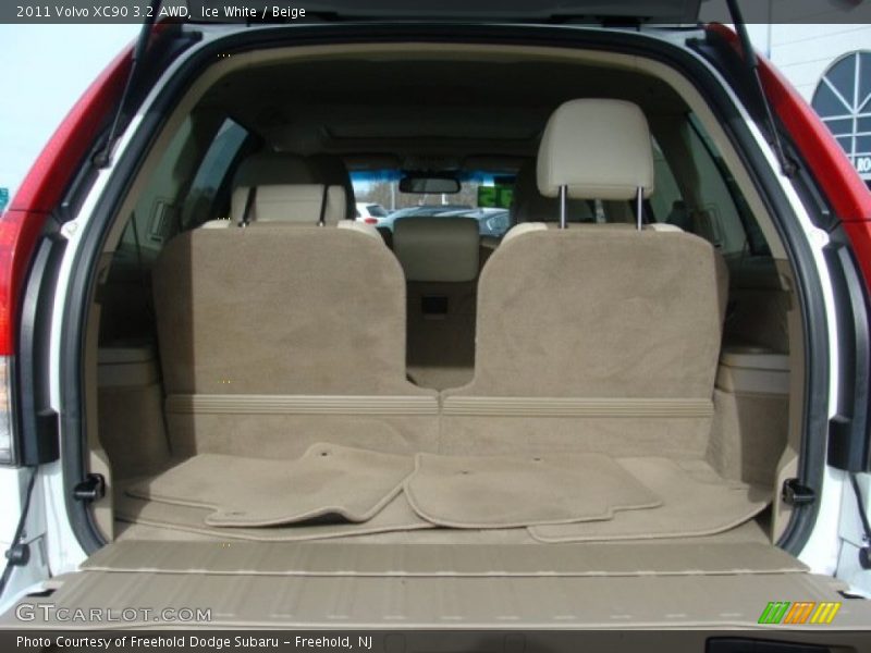Ice White / Beige 2011 Volvo XC90 3.2 AWD
