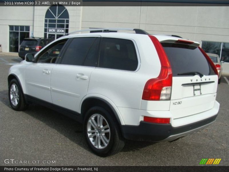 Ice White / Beige 2011 Volvo XC90 3.2 AWD