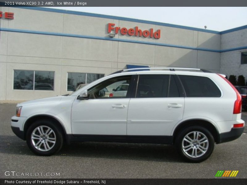 Ice White / Beige 2011 Volvo XC90 3.2 AWD