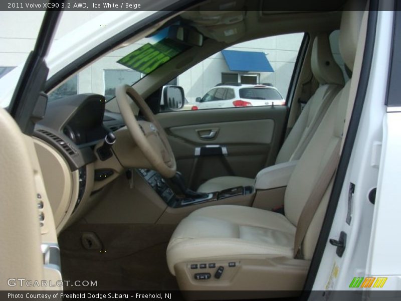 Ice White / Beige 2011 Volvo XC90 3.2 AWD