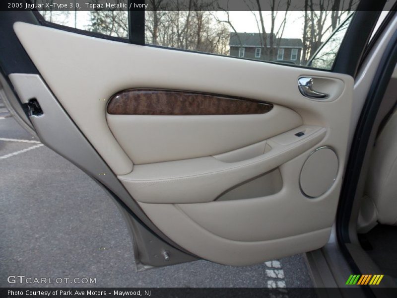 Topaz Metallic / Ivory 2005 Jaguar X-Type 3.0