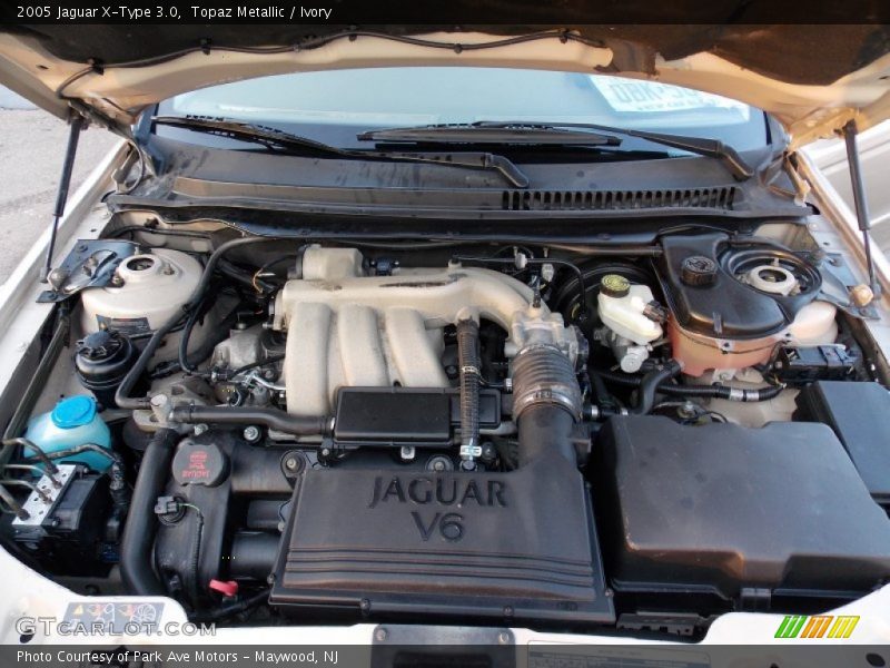 Topaz Metallic / Ivory 2005 Jaguar X-Type 3.0