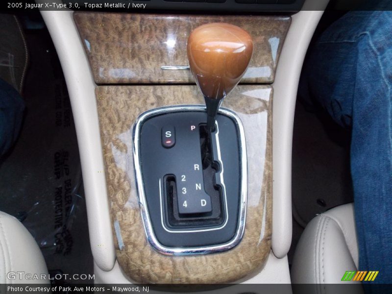 Topaz Metallic / Ivory 2005 Jaguar X-Type 3.0
