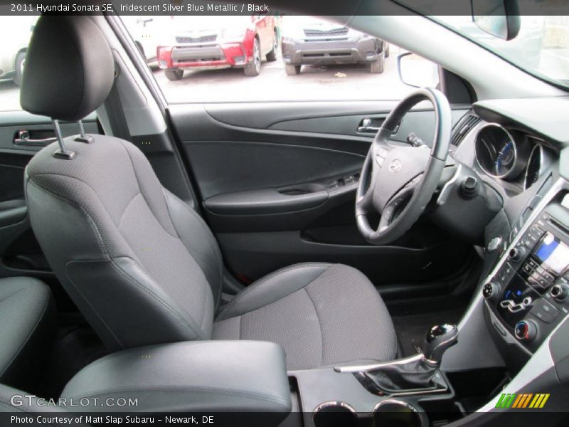 Iridescent Silver Blue Metallic / Black 2011 Hyundai Sonata SE