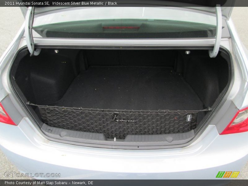 Iridescent Silver Blue Metallic / Black 2011 Hyundai Sonata SE
