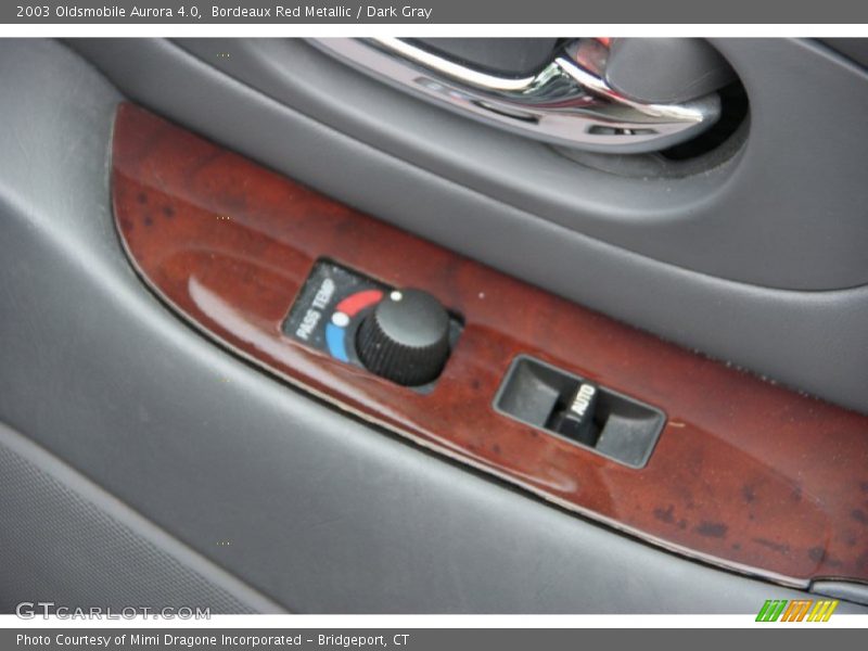 Bordeaux Red Metallic / Dark Gray 2003 Oldsmobile Aurora 4.0