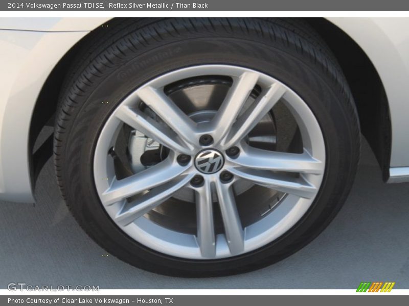 Reflex Silver Metallic / Titan Black 2014 Volkswagen Passat TDI SE