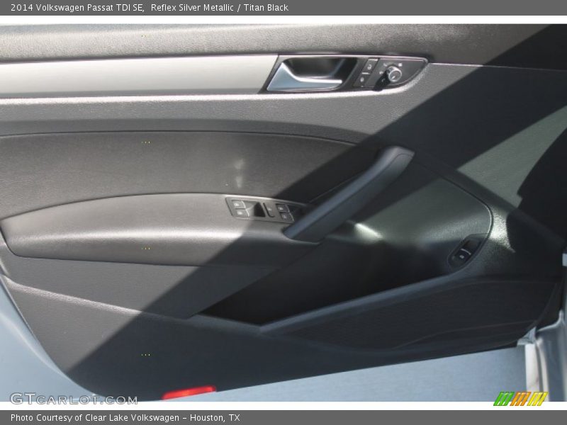 Reflex Silver Metallic / Titan Black 2014 Volkswagen Passat TDI SE