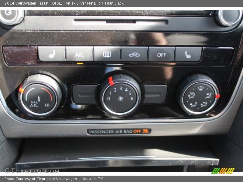 Reflex Silver Metallic / Titan Black 2014 Volkswagen Passat TDI SE