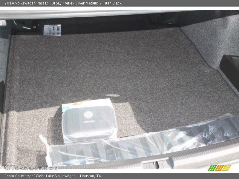 Reflex Silver Metallic / Titan Black 2014 Volkswagen Passat TDI SE