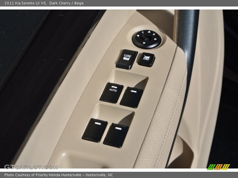 Dark Cherry / Beige 2011 Kia Sorento LX V6