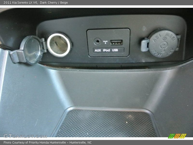 Dark Cherry / Beige 2011 Kia Sorento LX V6