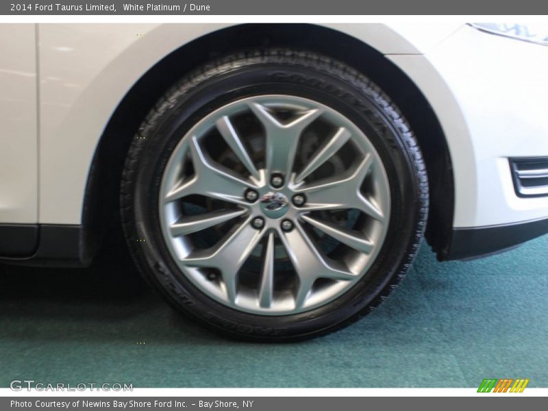 White Platinum / Dune 2014 Ford Taurus Limited