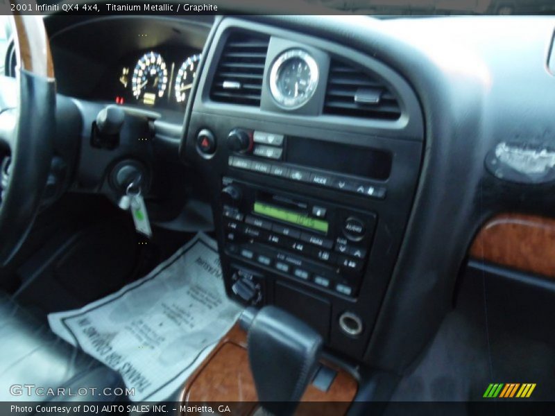 Titanium Metallic / Graphite 2001 Infiniti QX4 4x4