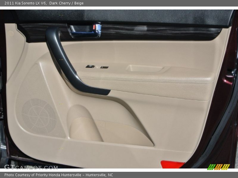 Dark Cherry / Beige 2011 Kia Sorento LX V6