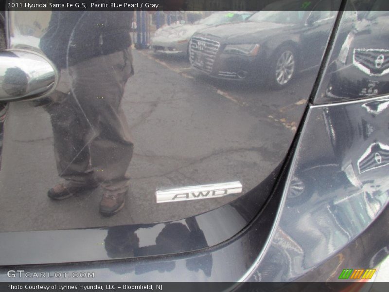 Pacific Blue Pearl / Gray 2011 Hyundai Santa Fe GLS