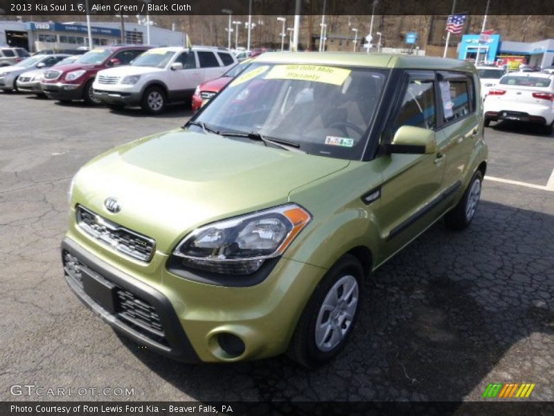 Alien Green / Black Cloth 2013 Kia Soul 1.6