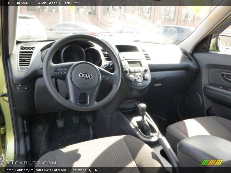 Alien Green / Black Cloth 2013 Kia Soul 1.6