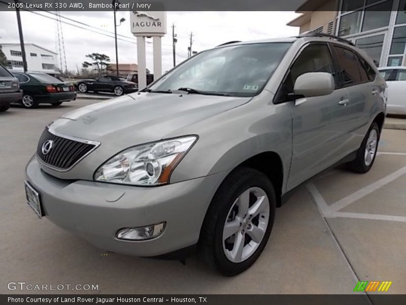 Front 3/4 View of 2005 RX 330 AWD