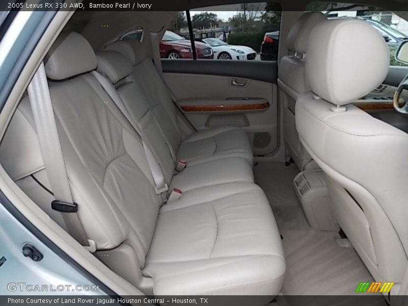 Rear Seat of 2005 RX 330 AWD
