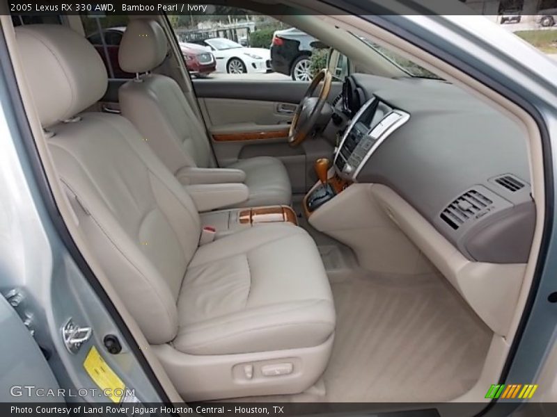 Front Seat of 2005 RX 330 AWD