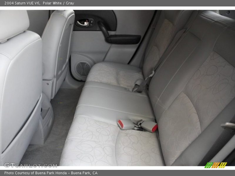 Polar White / Gray 2004 Saturn VUE V6