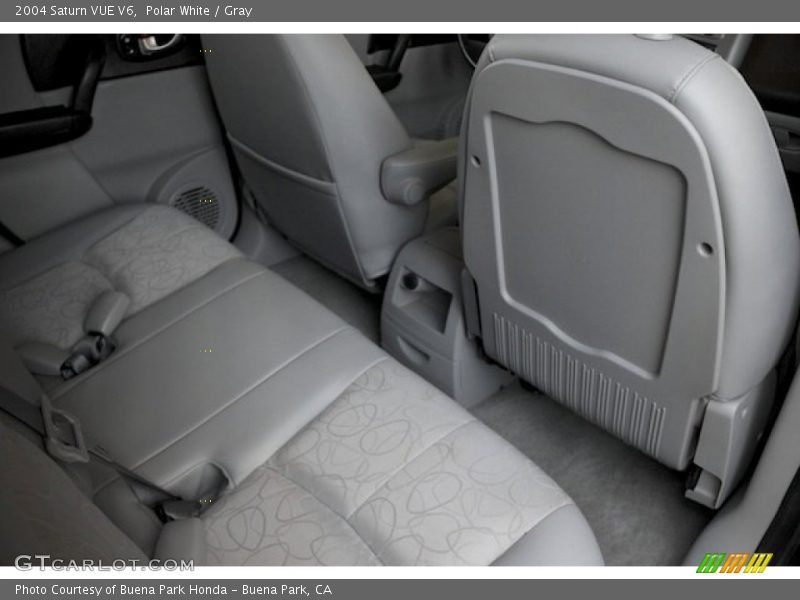 Polar White / Gray 2004 Saturn VUE V6