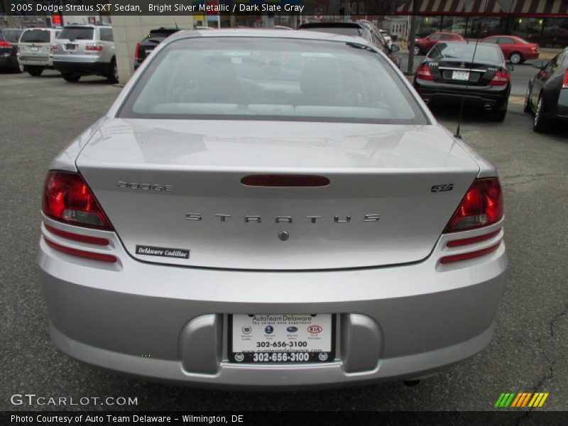 Bright Silver Metallic / Dark Slate Gray 2005 Dodge Stratus SXT Sedan