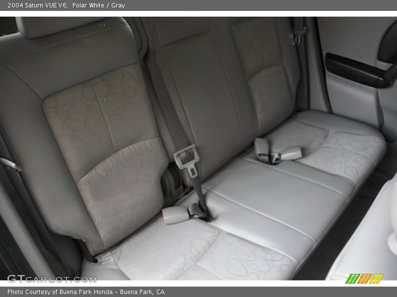 Polar White / Gray 2004 Saturn VUE V6