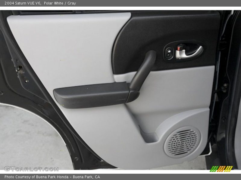 Polar White / Gray 2004 Saturn VUE V6