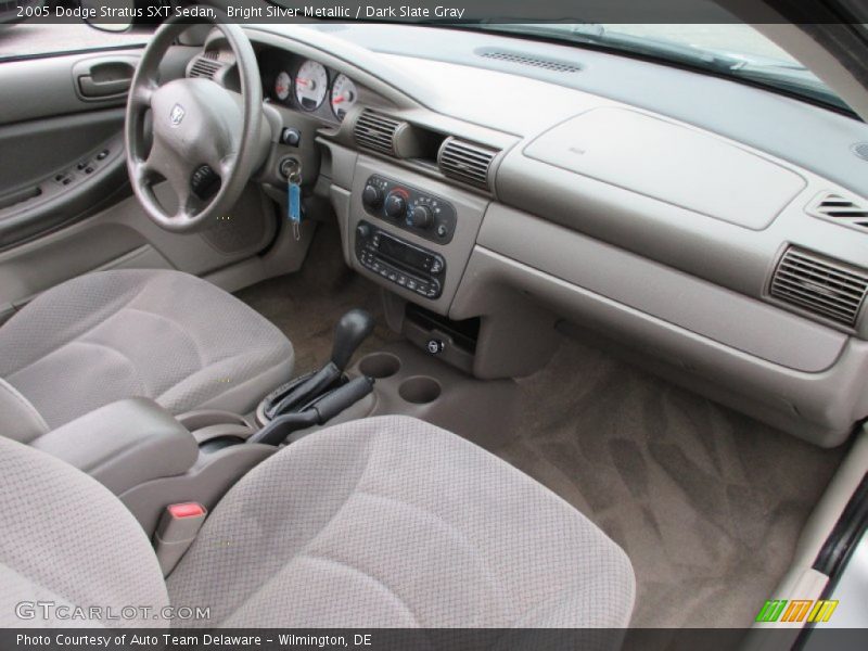 Bright Silver Metallic / Dark Slate Gray 2005 Dodge Stratus SXT Sedan