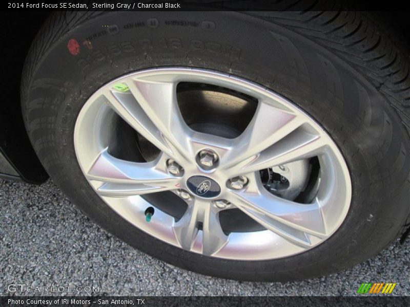 Sterling Gray / Charcoal Black 2014 Ford Focus SE Sedan