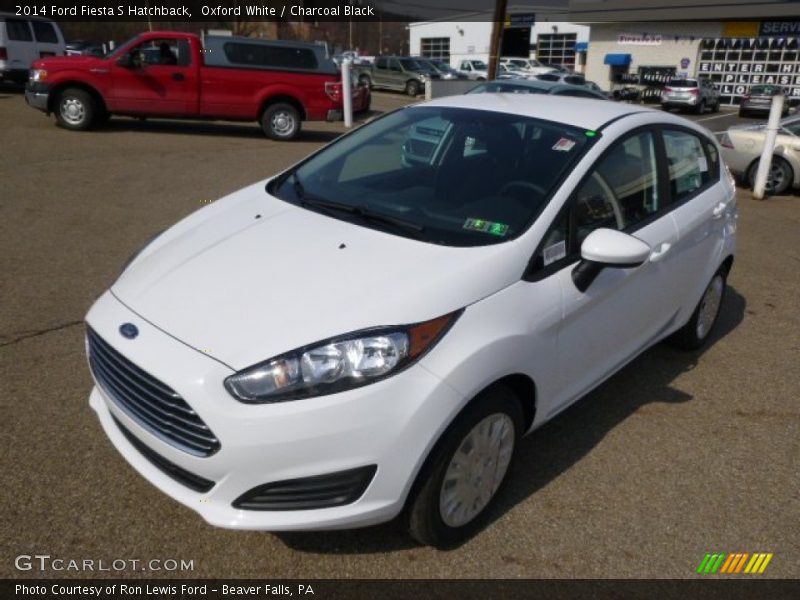 Oxford White / Charcoal Black 2014 Ford Fiesta S Hatchback