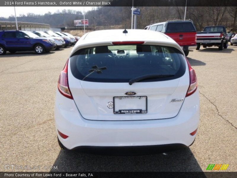 Oxford White / Charcoal Black 2014 Ford Fiesta S Hatchback
