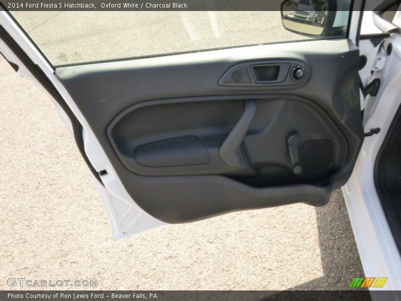 Oxford White / Charcoal Black 2014 Ford Fiesta S Hatchback