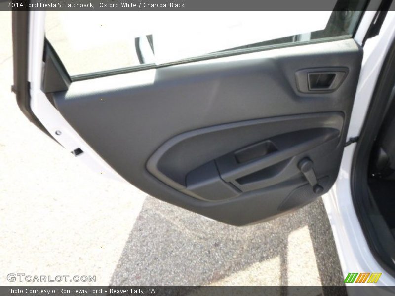 Oxford White / Charcoal Black 2014 Ford Fiesta S Hatchback