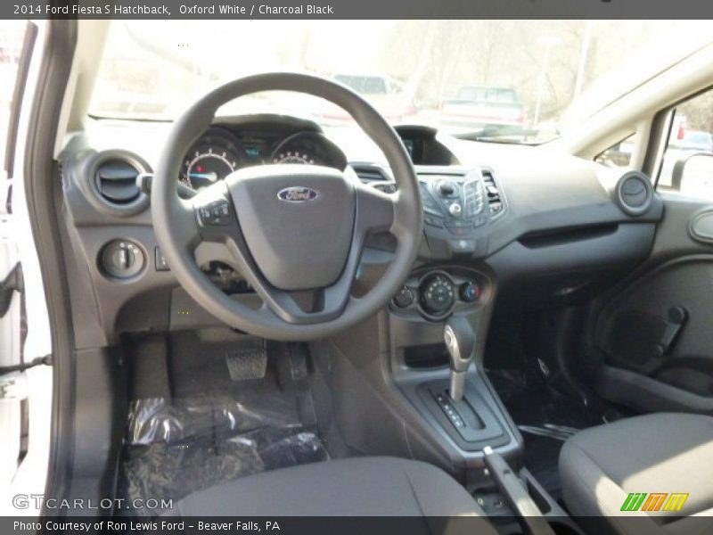 Oxford White / Charcoal Black 2014 Ford Fiesta S Hatchback