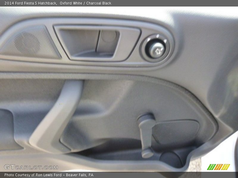 Oxford White / Charcoal Black 2014 Ford Fiesta S Hatchback