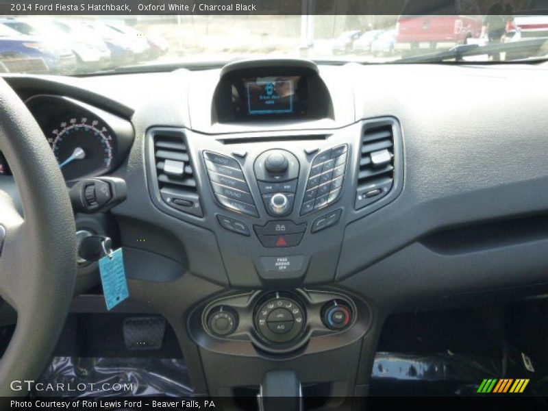 Oxford White / Charcoal Black 2014 Ford Fiesta S Hatchback