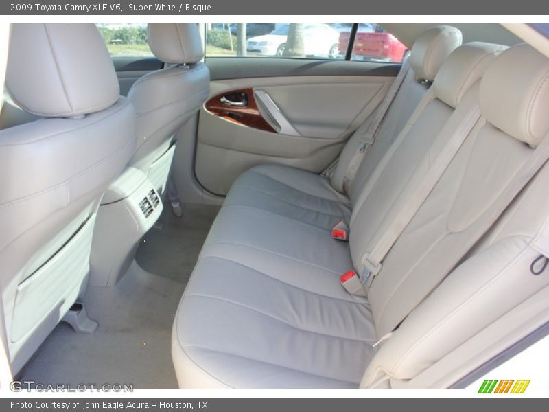 Super White / Bisque 2009 Toyota Camry XLE V6