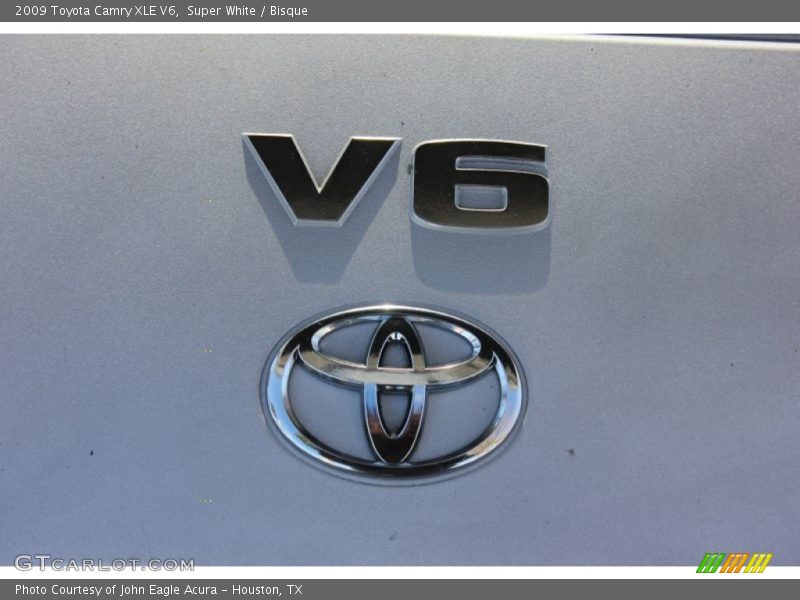 Super White / Bisque 2009 Toyota Camry XLE V6