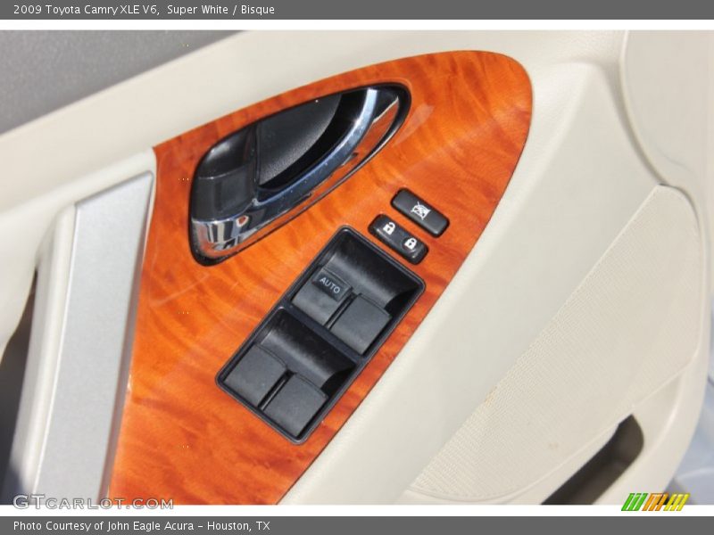 Super White / Bisque 2009 Toyota Camry XLE V6