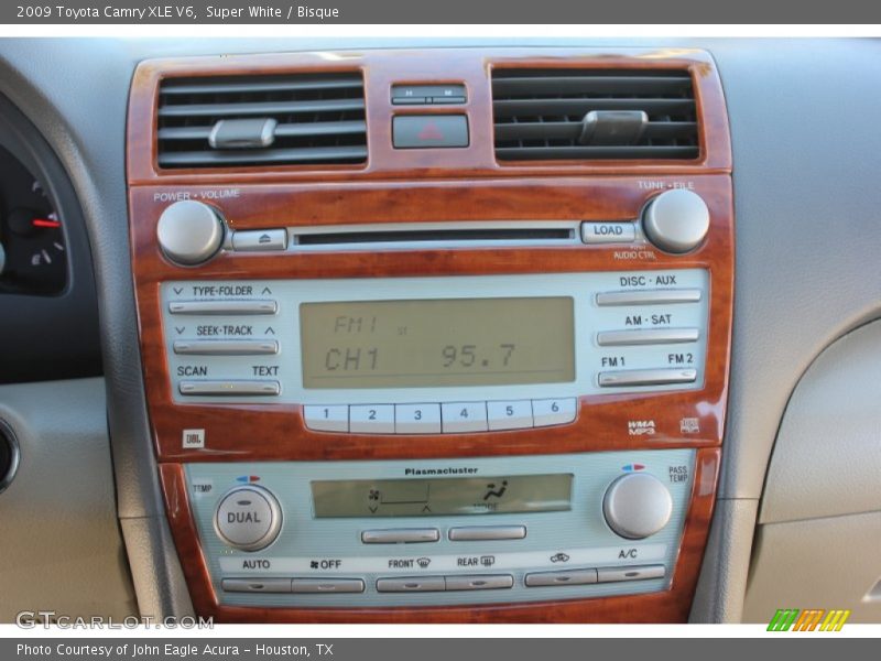 Super White / Bisque 2009 Toyota Camry XLE V6