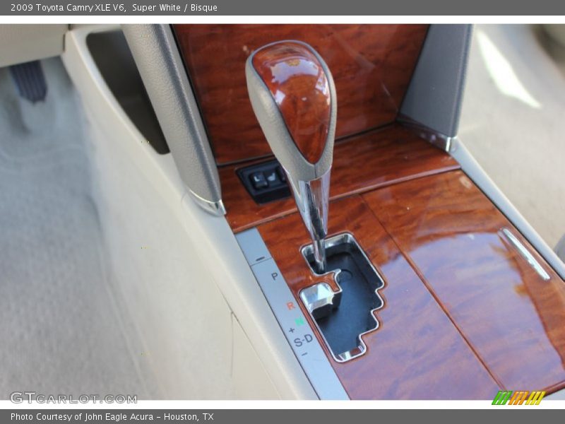 Super White / Bisque 2009 Toyota Camry XLE V6