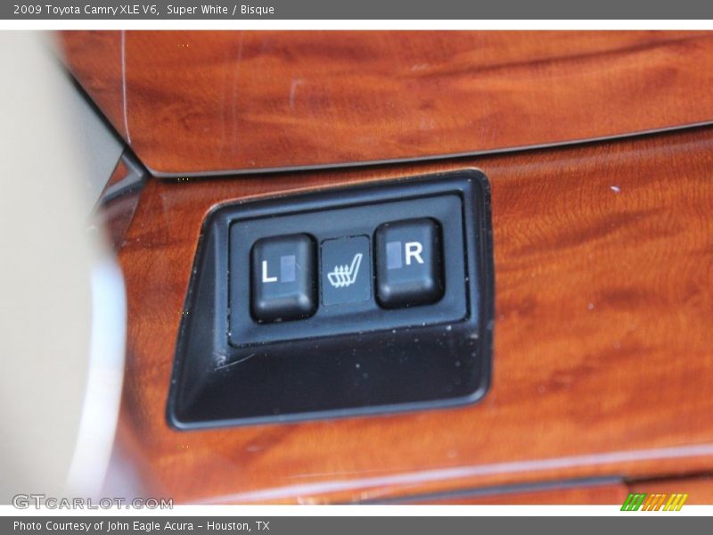 Super White / Bisque 2009 Toyota Camry XLE V6