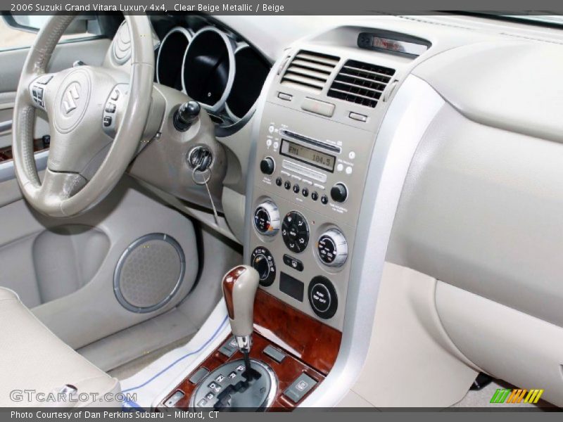 Clear Beige Metallic / Beige 2006 Suzuki Grand Vitara Luxury 4x4