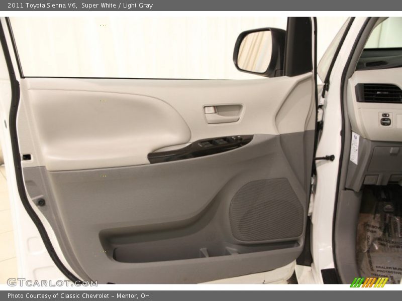 Super White / Light Gray 2011 Toyota Sienna V6