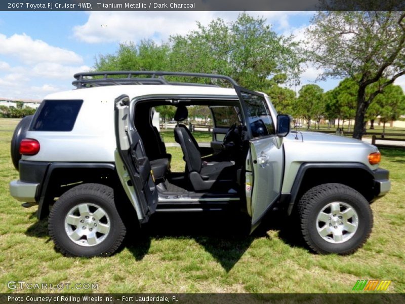 Titanium Metallic / Dark Charcoal 2007 Toyota FJ Cruiser 4WD