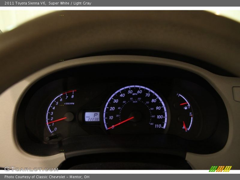 Super White / Light Gray 2011 Toyota Sienna V6